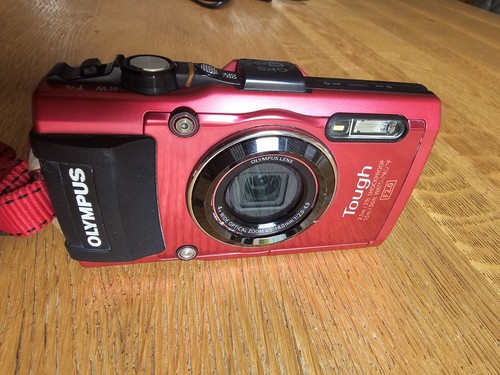 Olympus Tough TG-4 Stylus Compact Digital Camera - excellent condition - Picture 8 of 10