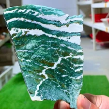 126G Natural green moss agate crystal raw stone flakes quart  specimen