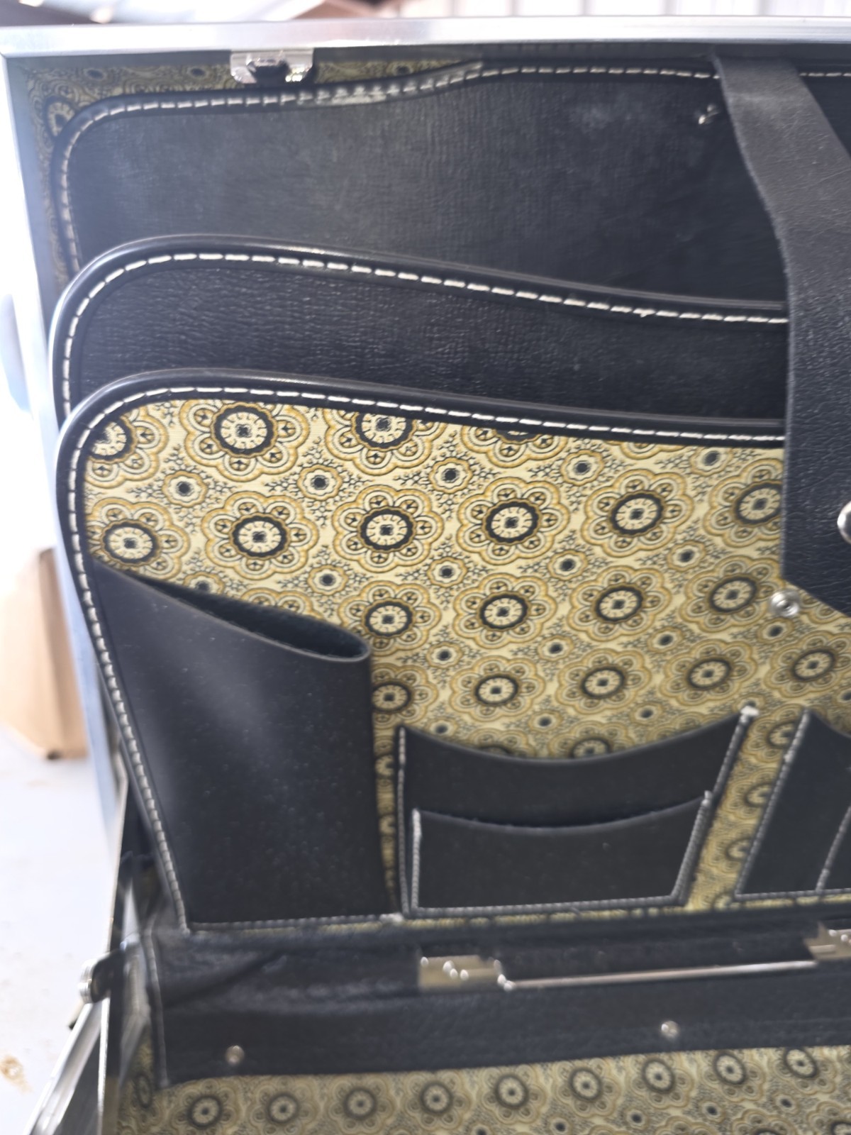 Vintage Hardshell Briefcase - image 5