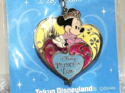 Tokyo Disneyland Minnie Mouse Princess Day Metal Keychain Pendant