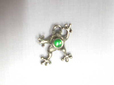 FUN UNIQUE TREE FROG w LIME GREEN GEM BELLY USA CAST PEWTER PENDANT ADJ NECKLACE