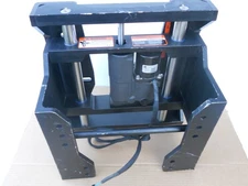 SeaStar JP5100R, Jackplate, 10" setback, 300Hp capacity, 6" rise.