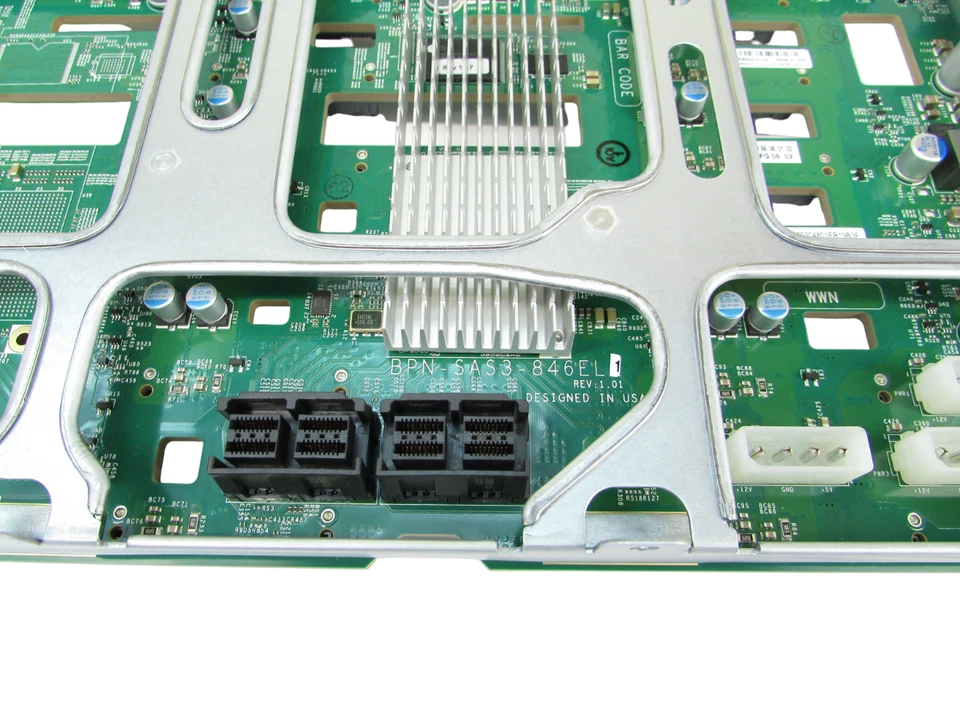 Plano posterior expansor único Supermicro BPN-SAS3-846EL1 4U 24 bahías 12 Gbps SAS3/SATA3 Foto 2 de 3