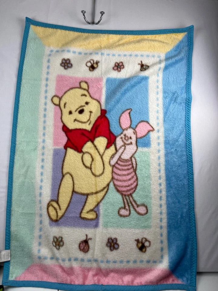 Cobertor de bebê de pelúcia macio vintage Winnie the Pooh and Piglet pastel Disney 30”x45” - Imagem 3 de 4