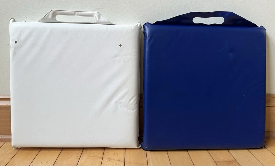 Lote De Colección De 2 Cojines De Asiento De Estadio Castor Fútbol Universidad Estatal Penn Foto 2 de 3