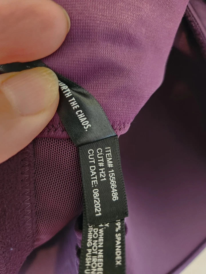 Sutiã Torrid Plunge Push-up 44DDD NOVO SEM ETIQUETAS cor roxa profunda - Imagem 4 de 4