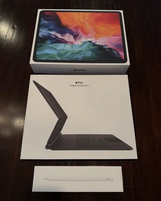 Apple iPad Pro 12.9  4th Gen A2229 Space Gray 128GB + Keyboard + Pencil