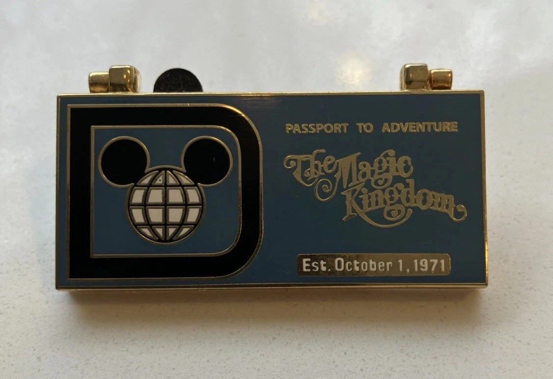 2008 Disney Pin Passport to Adventure Hinged The Magic Kingdom Ticket Book