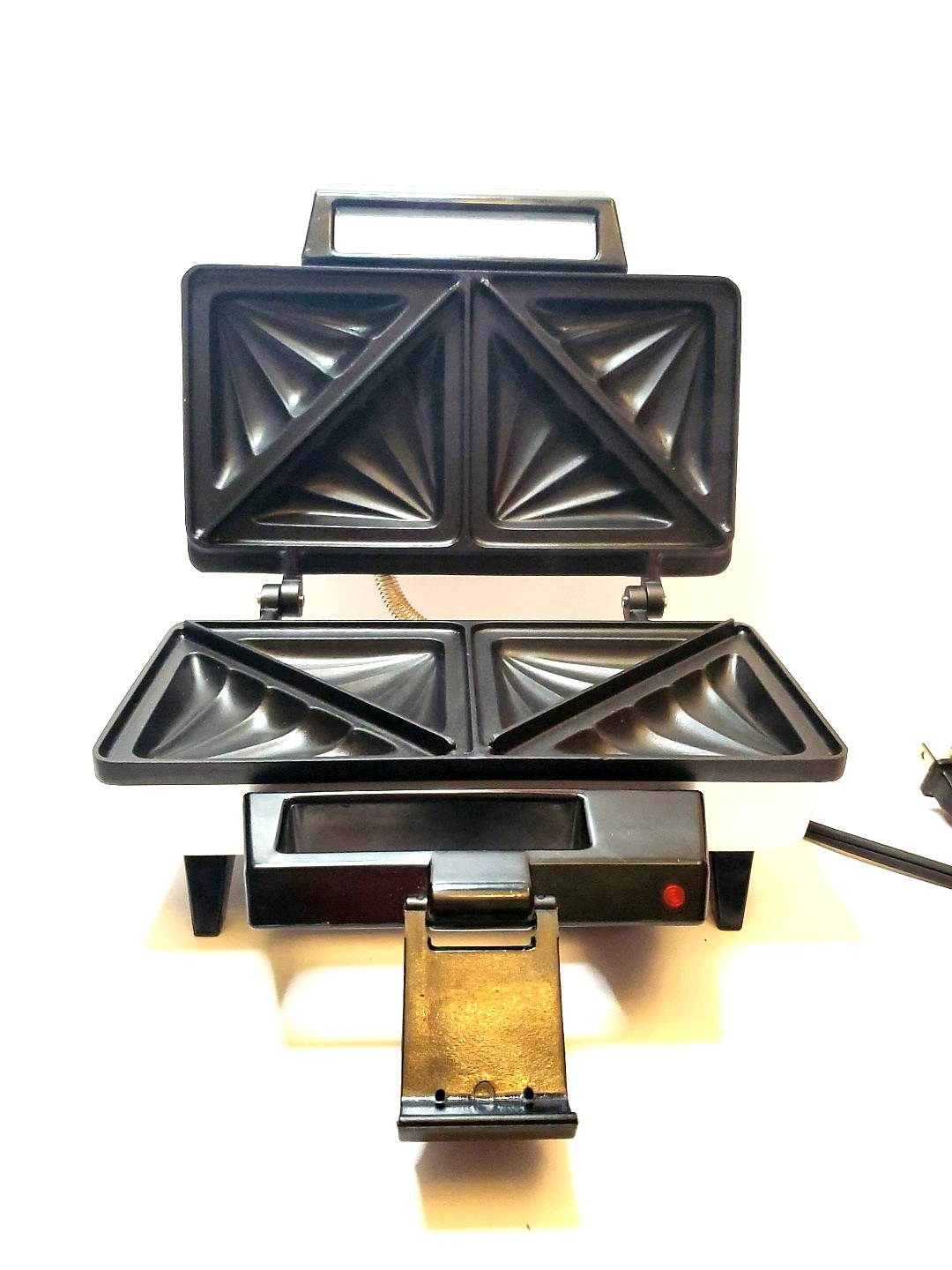 Electric Sandwich Maker Grill Panini Press Salton SA5 Compact 900 Watt
Opens in a new window or tab