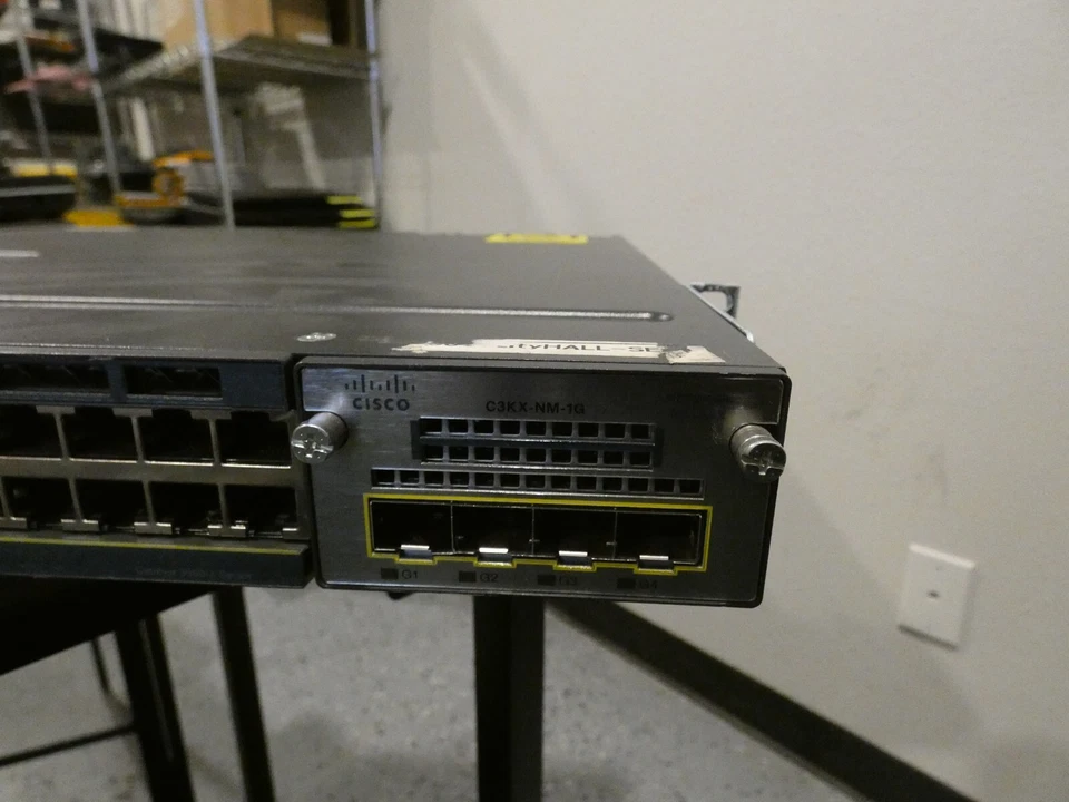 Conmutador Ethernet Gigabit de 48 puertos Cisco Catalyst 3560X WS-C3560X-48T-S Foto 4 de 4