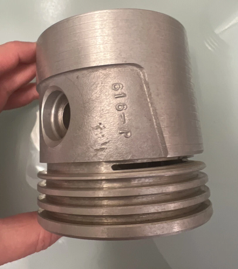 Nuevo Antiguo Stock Mercury Intraborda Completo Falda Redonda Pistones Conjunto Con Anillos Tipo +.040 Foto 3 de 4