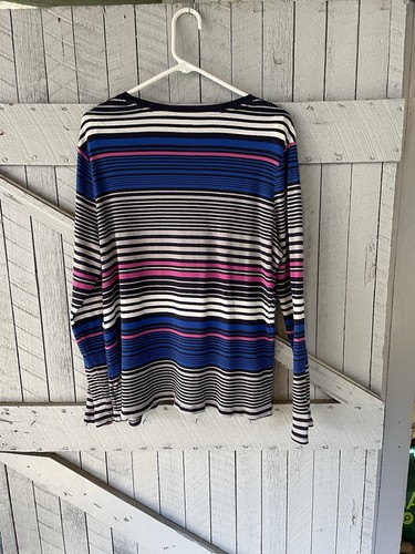 Merona Top Size 2X Stripe V Neck - Picture 7 of 7
