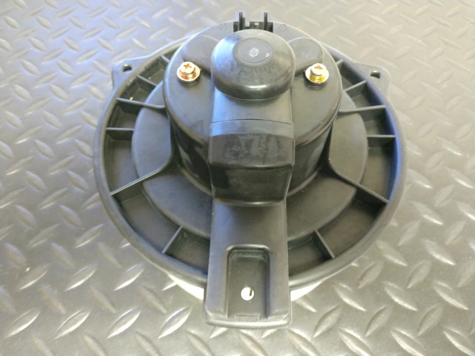 Conjunto de soplador TYC - 700034 / MA3126103 - Se adapta a Mazda 626 1998-2002 Foto 3 de 4