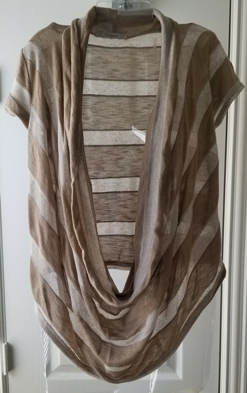 GORGEOUS top size Medium taupe/cream Rayon/Polyester/Flex