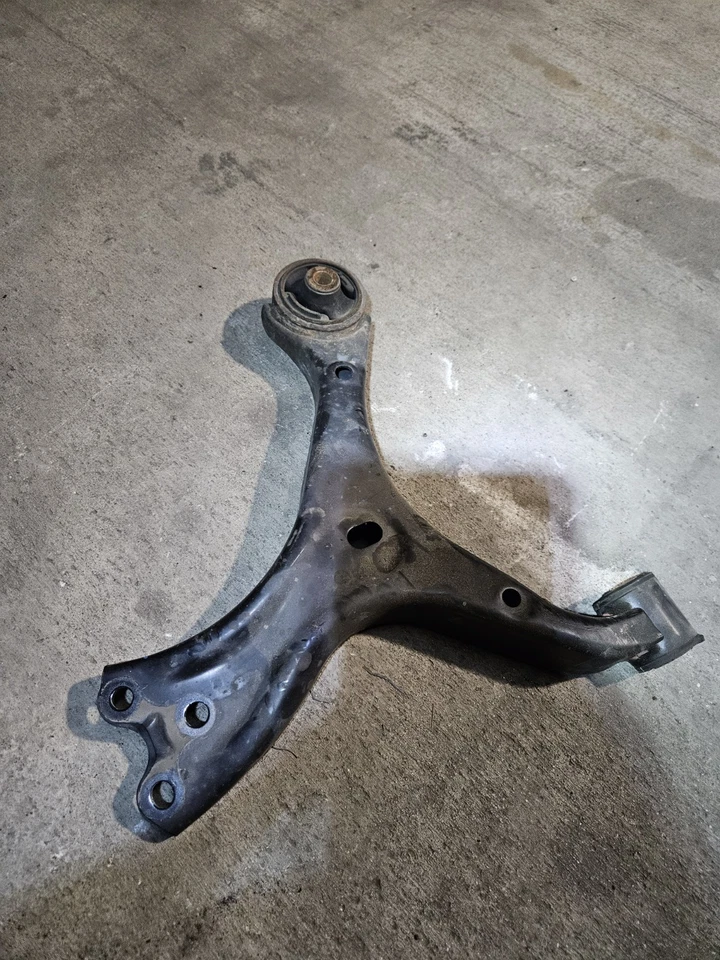 Brazo de control inferior conductor delantero Honda Civic 2013-2015 fabricante de equipos originales Foto 2 de 2