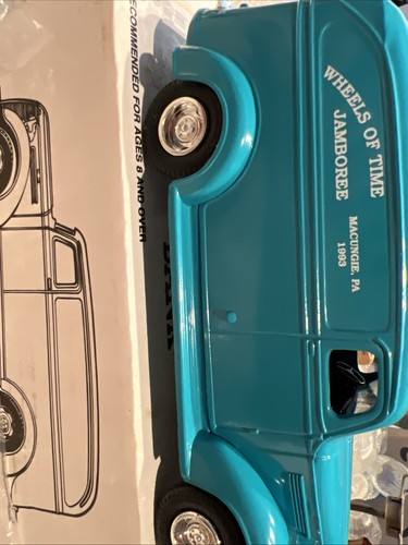 Vintage 1938 Chevy Panel Truck Coin Bank – Ertl – Blue Die-Cast – Box & Key - Picture 3 of 9