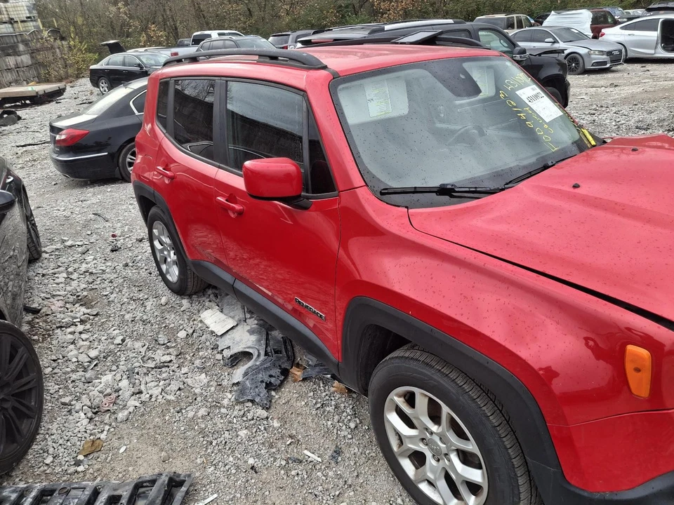 Consola central superior delantera usada se adapta a: Jeep Renegade 2017 techo sin techo corredizo AM-FM- Foto 4 de 4