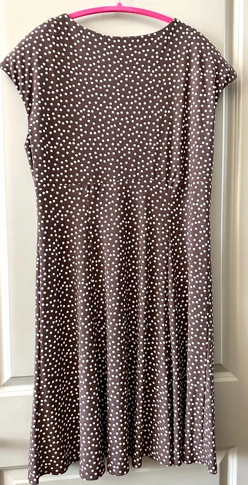 LOVELY JONES N.Y.  BROWN V NECK DRESS, CAP SLEEVES WITH CREAM POLKA DOTS, SZ. 14 - Image 3 of 4