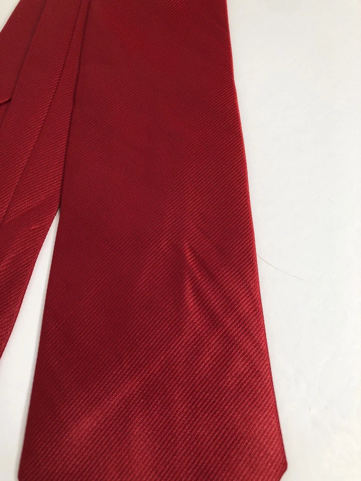NUEVO SIN ETIQUETAS - Designs By Anthony - Corbata de poliéster roja lisa - 55" X 3" 317 Foto 2 de 4
