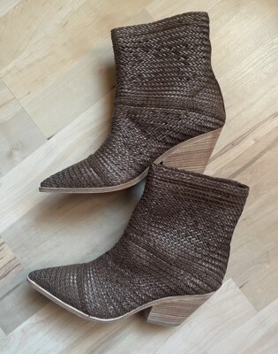 $900 Casadei Woven Leather Brown Ankle Boots Size 7.5 NIB
