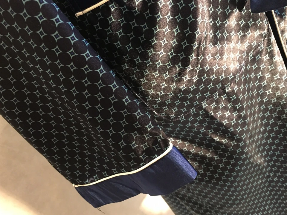 Roupão masculino de cetim de seda - Azul marinho quadriculado branco tubulação -''entrega em 5 dias'' - Imagem 4 de 4