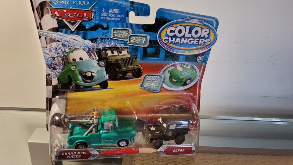 DISNEY PIXAR CARS ORIGINAL COLOUR /COLOR Changer MATER & SARGE/USA