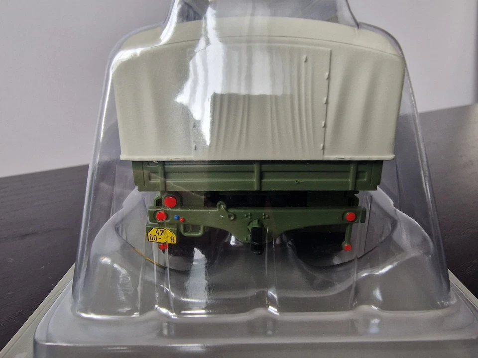 Camion da collezione Tatra 813 8x8 Kolos 1:43 - Immagine 3 di 4