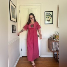 70s Vintage Pink Caftan with Squared Embroidered Neck Detailing