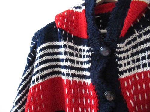 Poncho con Capucha Vintage Años 80 Acrílico Tejido Rojo Blanco Azul Talla Única - Imagen 4 de 7
