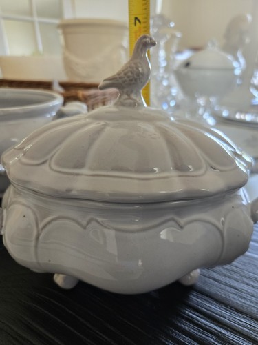 Rare Set Of Three French Drip Glaze Tureens With Bird Adornments - Picture 11 of 13
