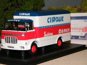 Véhicules miniatures CITROËN H LEBASTARD CIRQUE SABINE RANCY PERFEX by MOMACO 1/43 Ref 103RA Autres