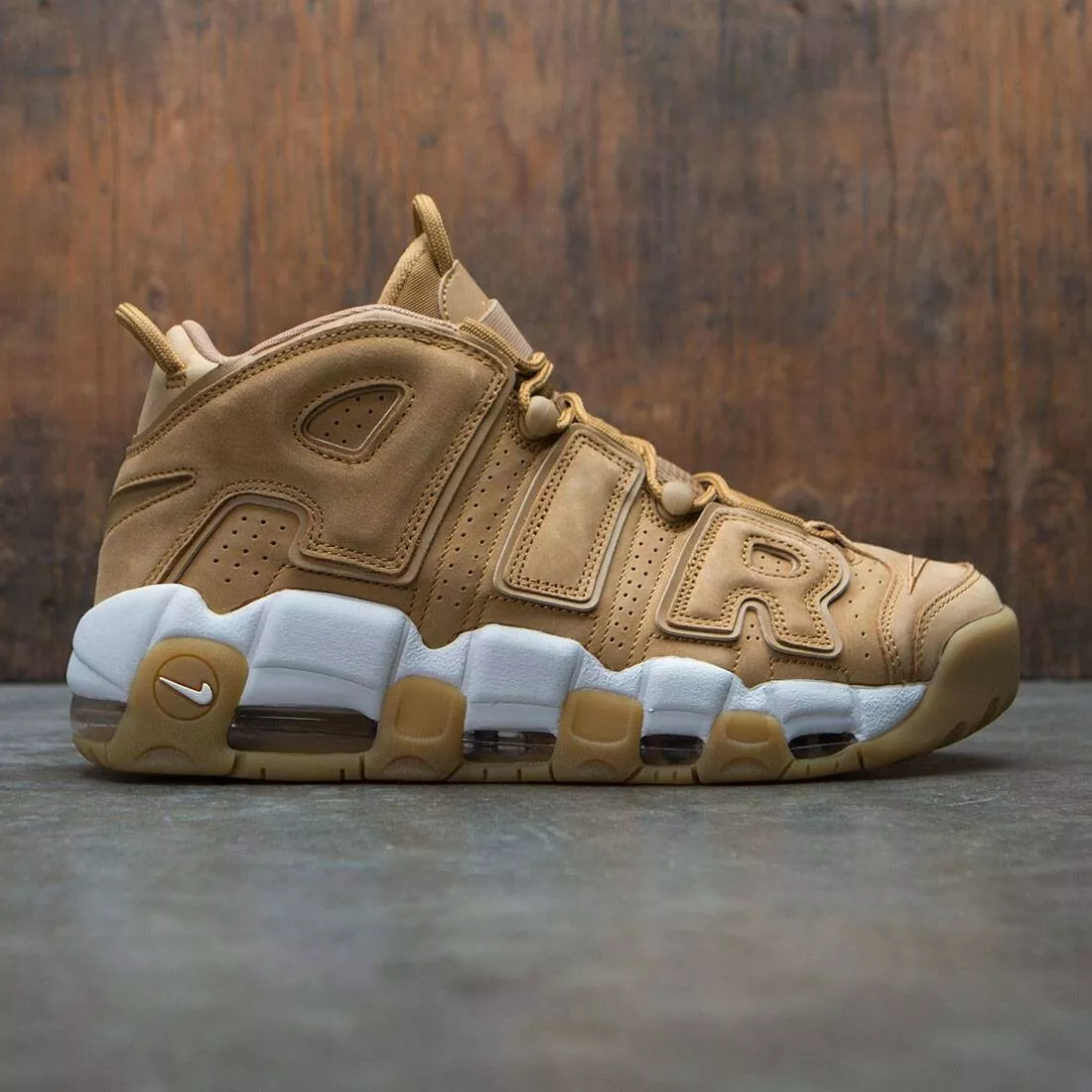 nike air more uptempo flax