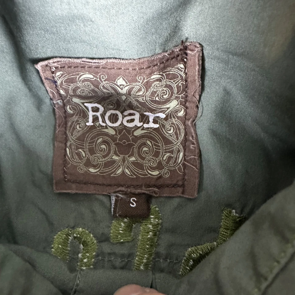 Camisa Roar Para Hombre Pequeña Verde 100% Algodón Bordado Calce Manga Larga Abotonada Foto 3 de 4