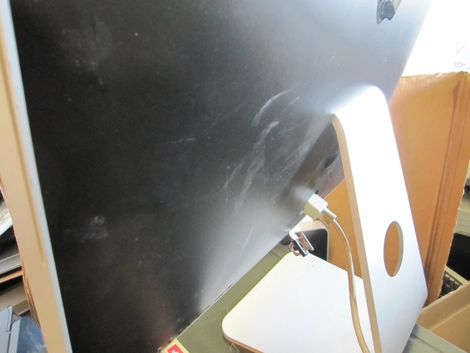 Apple iMac 24-Inch "Core 2 Duo" 3.06 (Early 2008), 500GB HD, 4GB RAM, OS 10.8 - Image 4 of 4