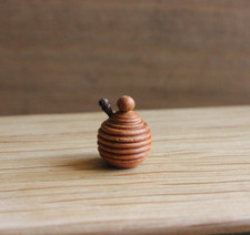 ÚNICA Casa de Muñecas Miniatura Tapa Miel Olla y Gotero 1:12 Por ARTISAN PigeonOak