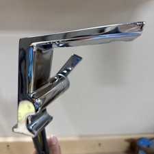 Delta Pivotal Single Hole Bathroom Faucet Chr...