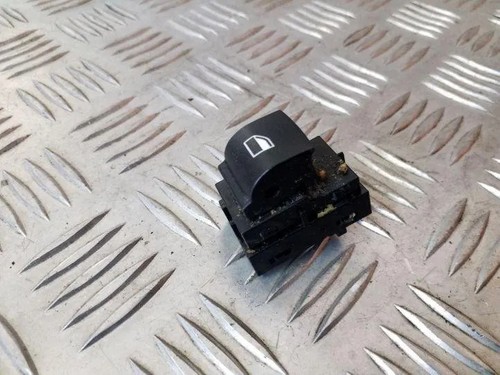 BMW 1 F21 Schalter für Fensterheber hinten rechts 9208107 1.60 Diesel 25143257