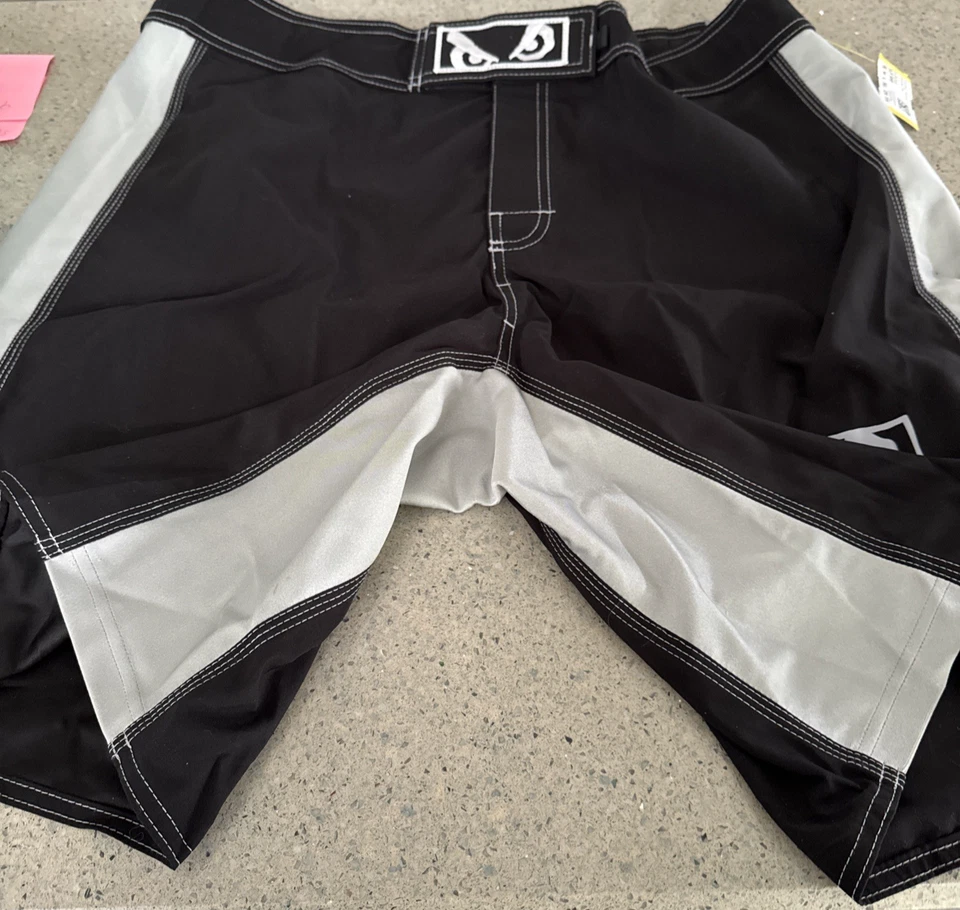 Pantalones Cortos de Lucha Bad Boy Pro Series Para Hombre 40 Negros Nylon Elastizados MMA Japón Foto 3 de 4