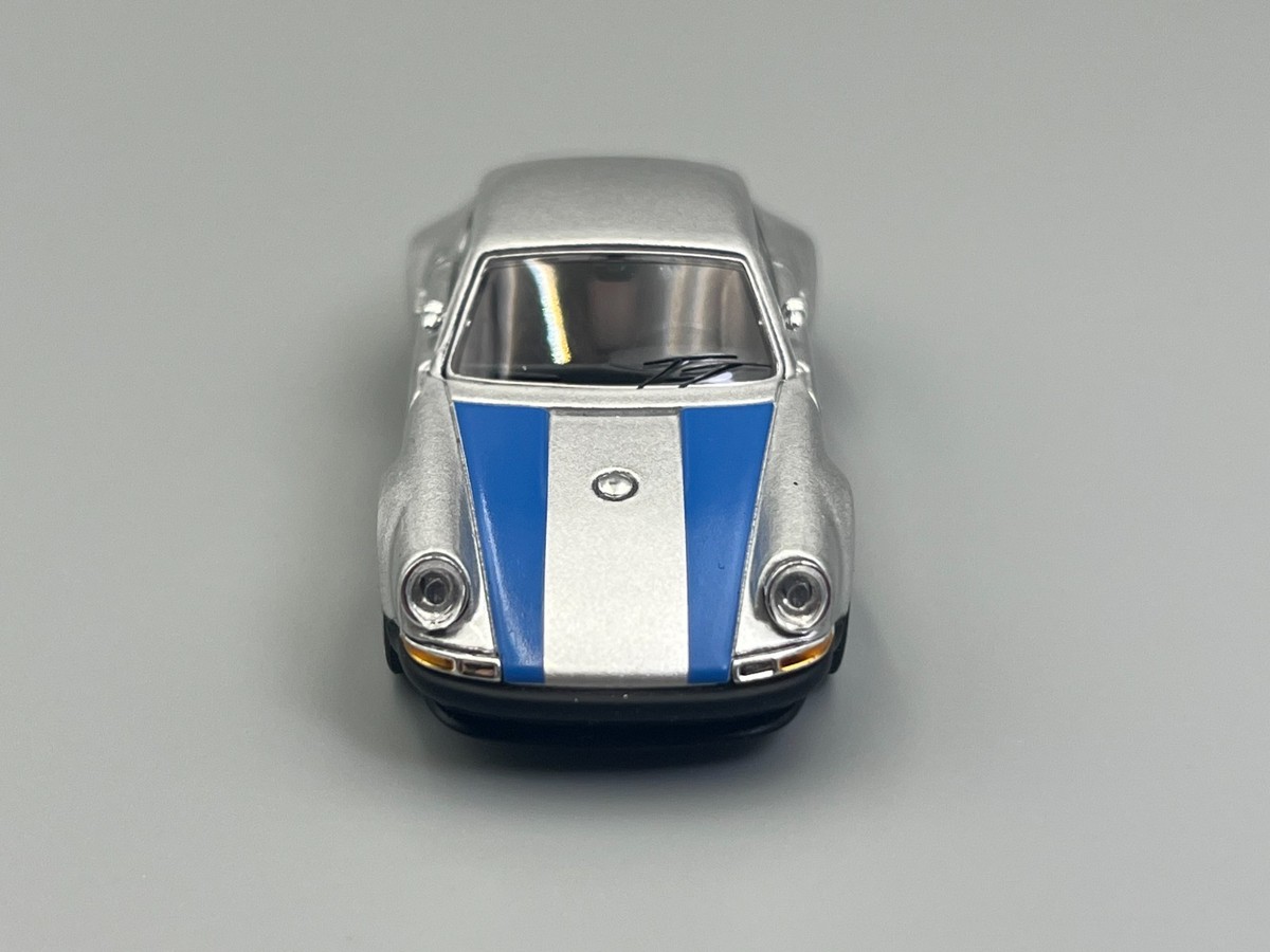 Porsche 911 Singer 964 Outlaw Magnus Walker-style 1/64 scale