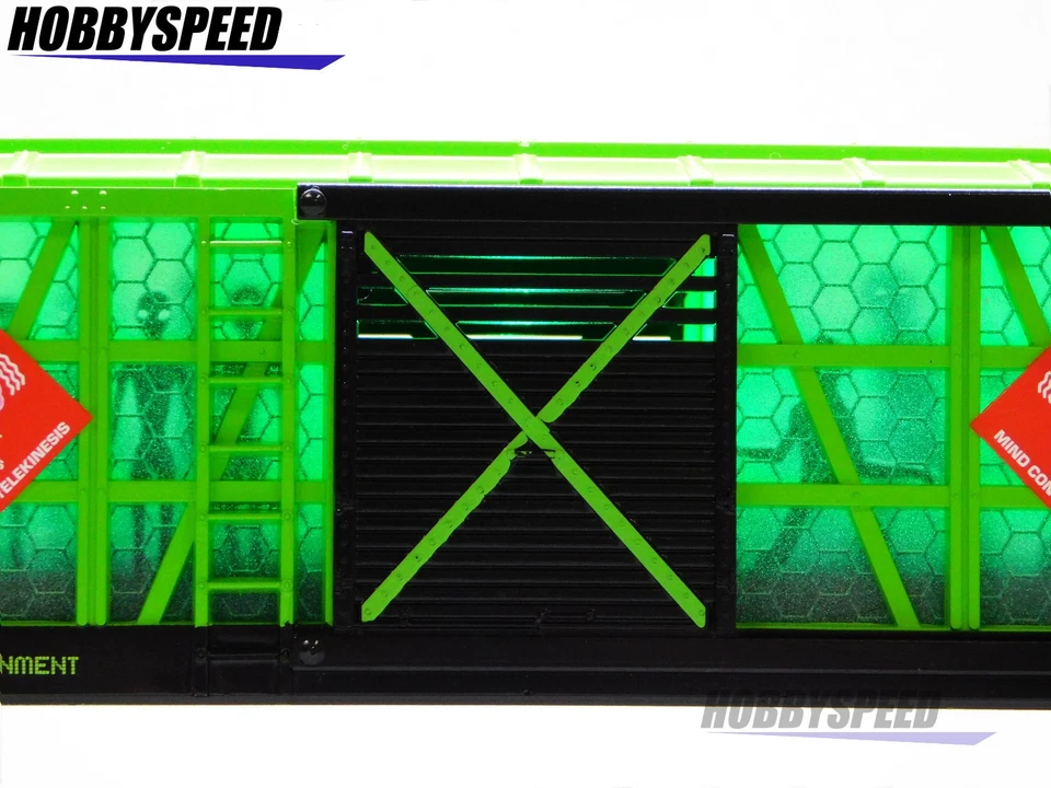 LIONEL AREA 51 DAMAGE CONTROL LIGHTED BOXCAR O GAUGE alien train 2523010-B NEW - Image 4 of 4