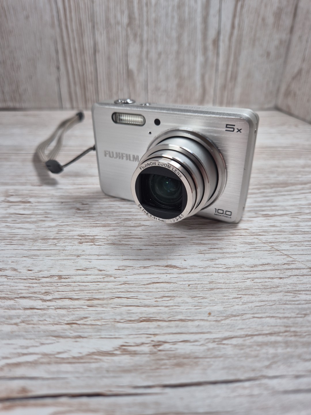 Fujifilm FinePix J100 10.0MP Silver Digital Camera Tested