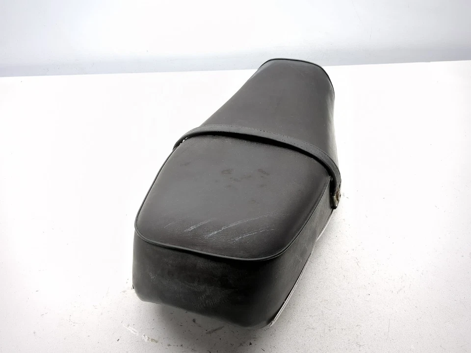76 Honda CB125 Full One Piece Driver Passenger Seat - Image 4 of 4