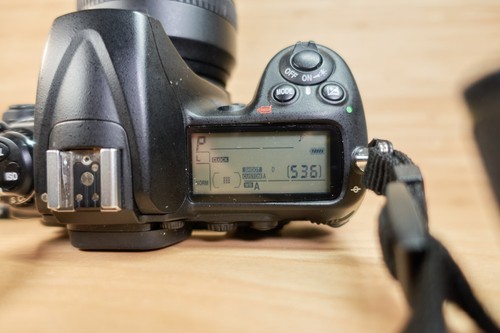 Cámara réflex digital Nikon D300 12,3 MP con lente Nikkor AF-S DX VR 18-200 mm - Imagen 8 de 13