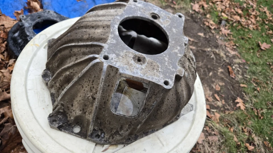 GM SMALL BLOCK CHEVY 4 Speed Manual TRANSMISSION BELL HOUSING #3840383 0EM GMC - Image 2 of 4