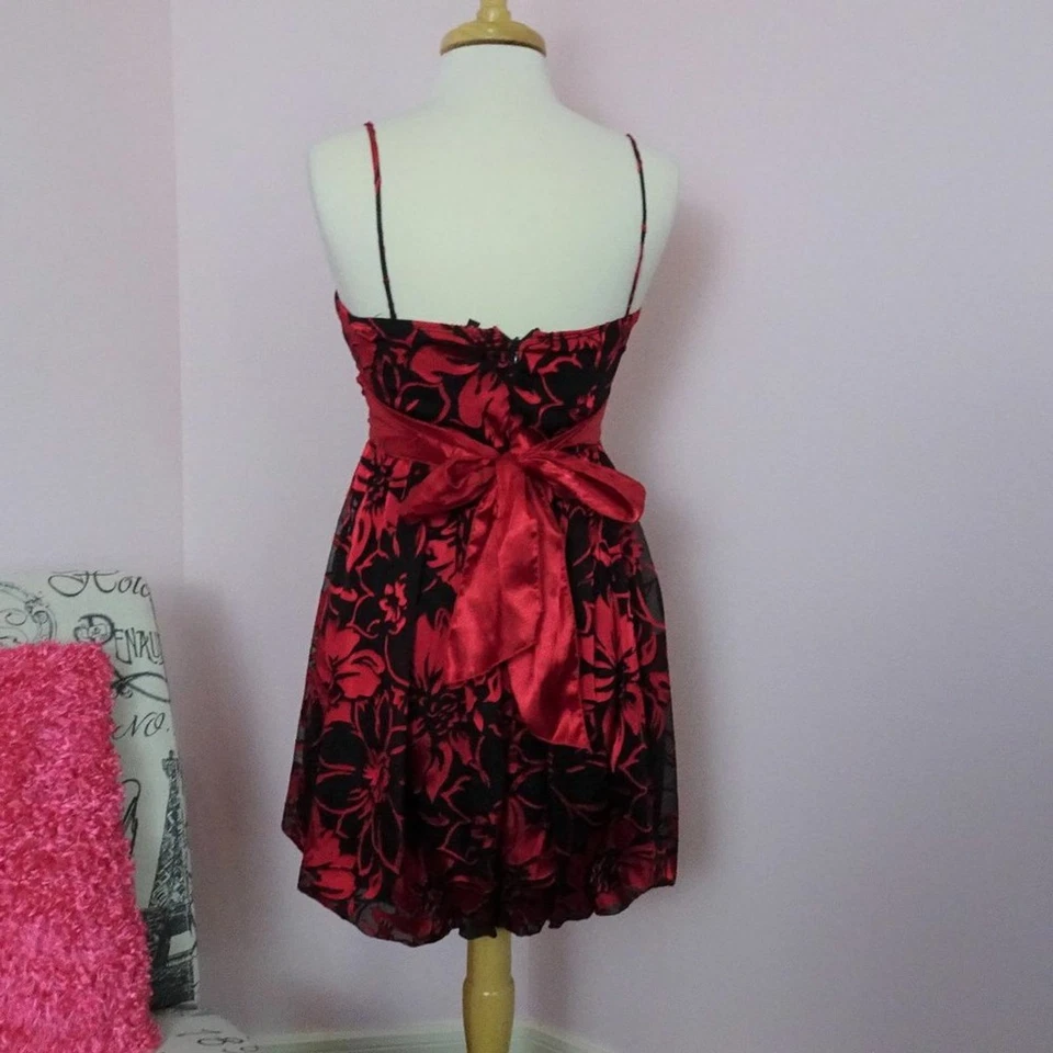 LOVE Tease Women's Dress Mini Red Black Floral Holiday Juniors Dress Size 5 - Image 4 of 4