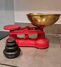 Antique Libra Cast Iron Kitchen Scale with Set of  Weights and Gold Brass Tray