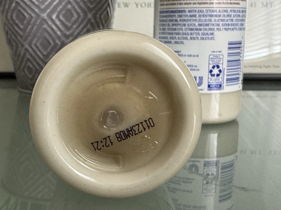 Dove Crown Collection Hydration Restore 11.5 Fl Oz Lot Of 2 - Image 3 of 3