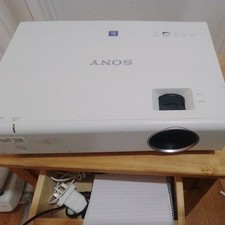 Sony VPL-EX235 LCD Projector Up to 1080P  HDMI VGA LAN 2800 Lumens.