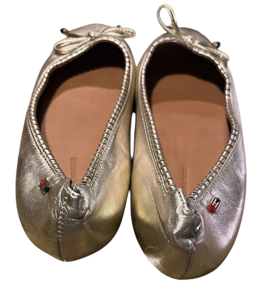 Tommy Hilfiger Niña Talla 4 Zapatos Champagne Dorado Hecho por el Hombre Materiales Arco Logo Foto 3 de 4