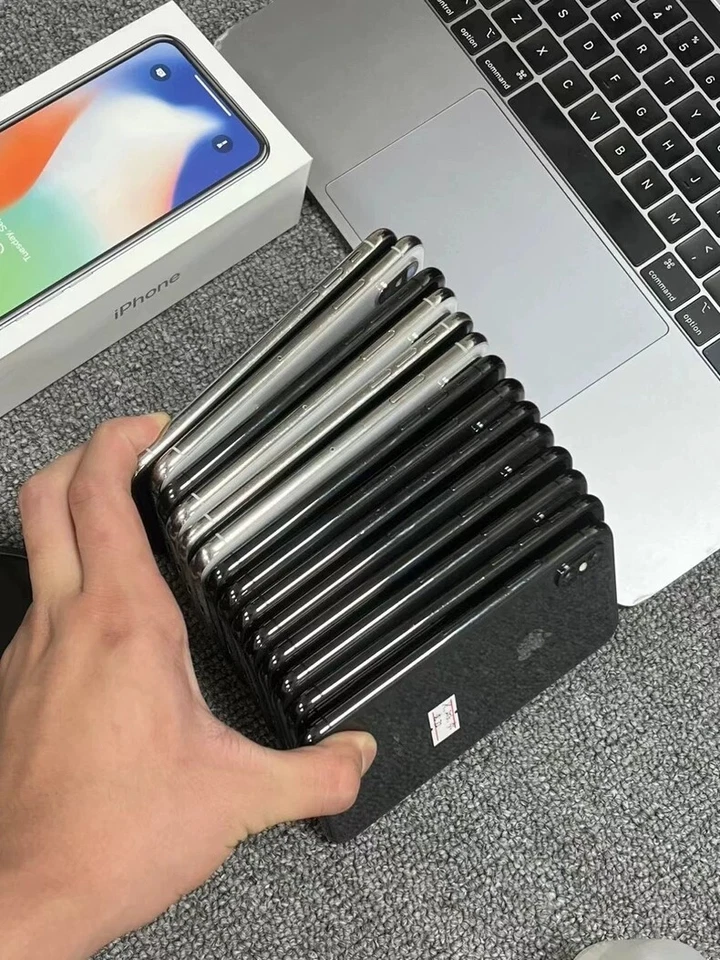 90% N E W Apple iPhone X - 256GB 5.8" 12MP Random color - Image 3 of 4